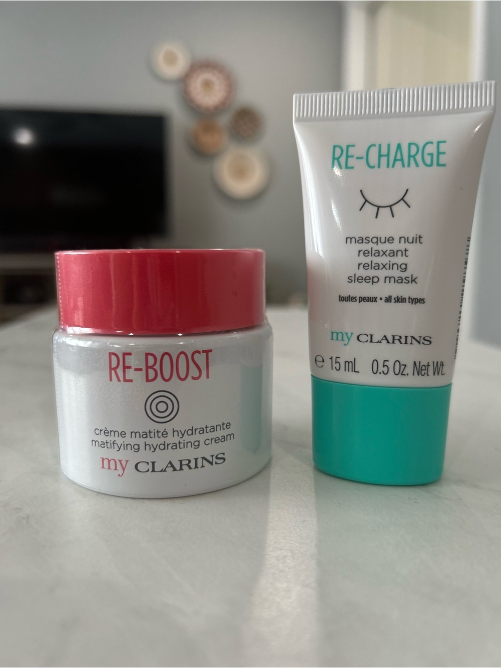 Clarins RE-BOOST Mattifying Hydrating Cream - Pink & White Jar